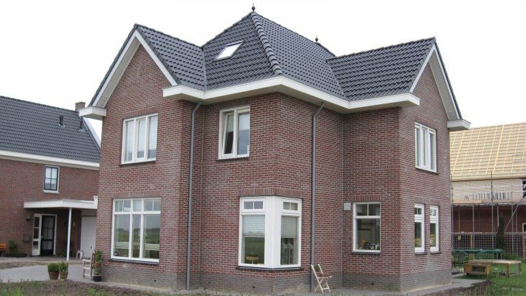 V053-006