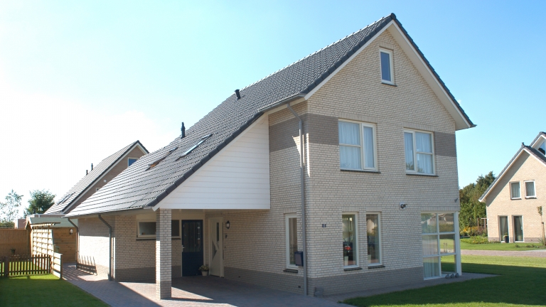 V009-0095