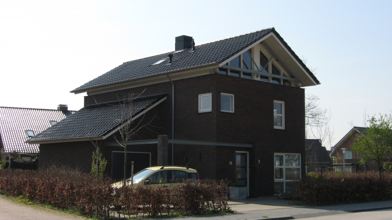 V009-0103
