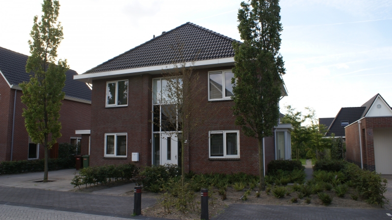 V058-011