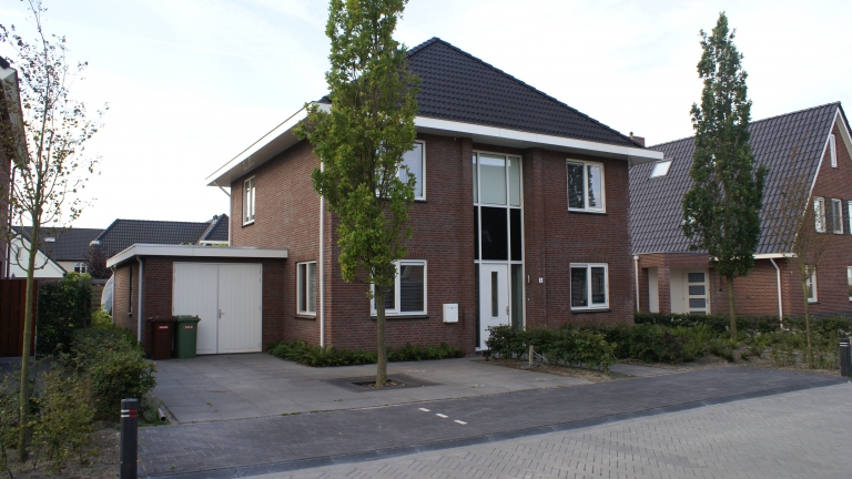 V058-011