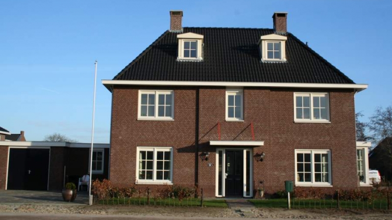 V058-012