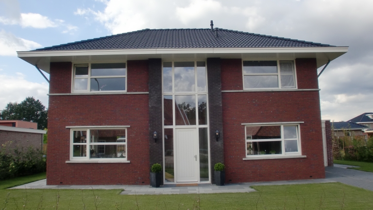 V058-022