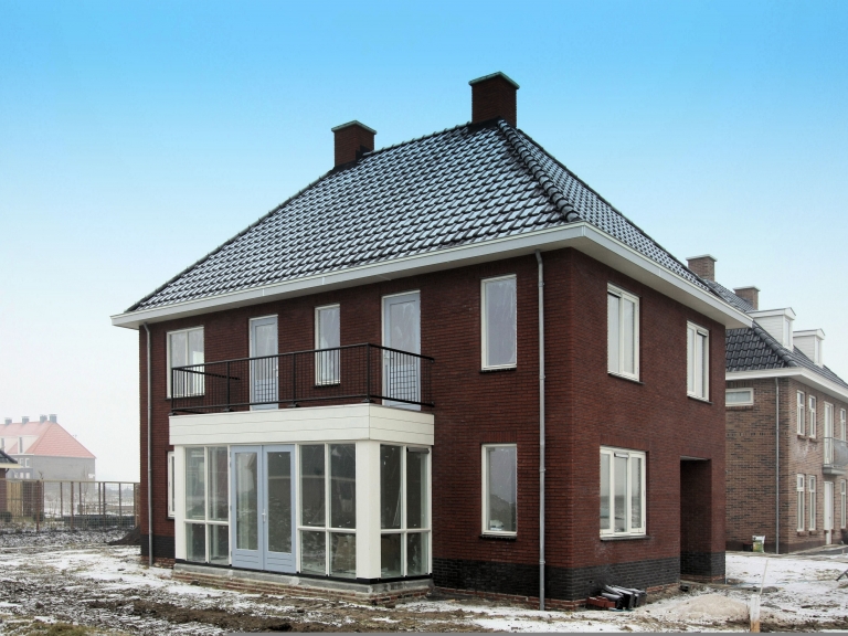 V058-043
