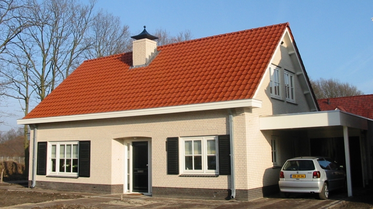 V077-001