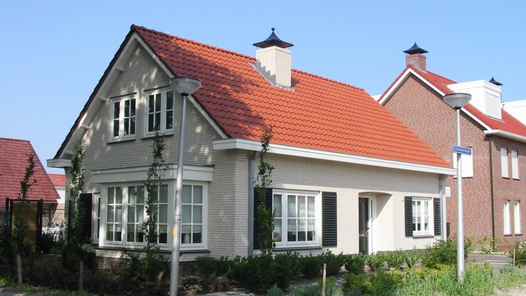 V077-001