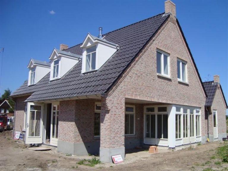 V077-026