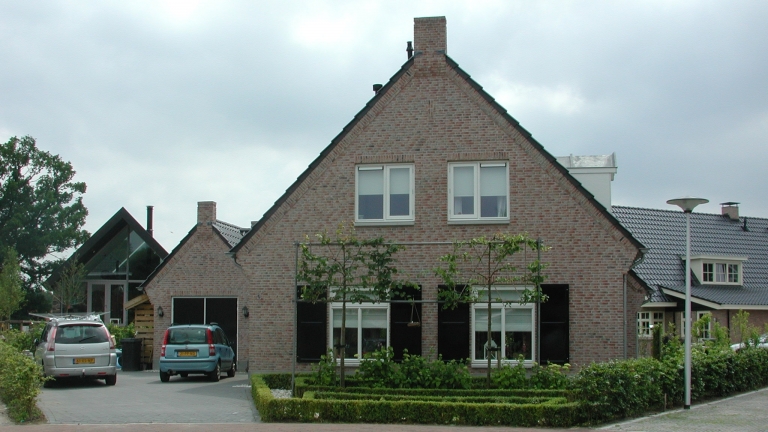 V077-026