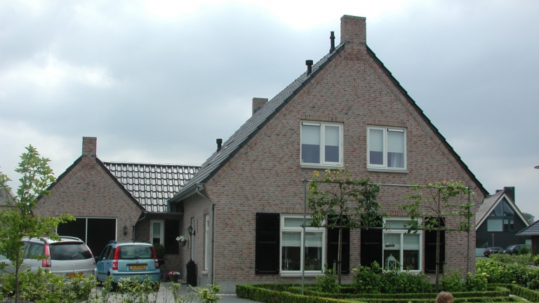 V077-026