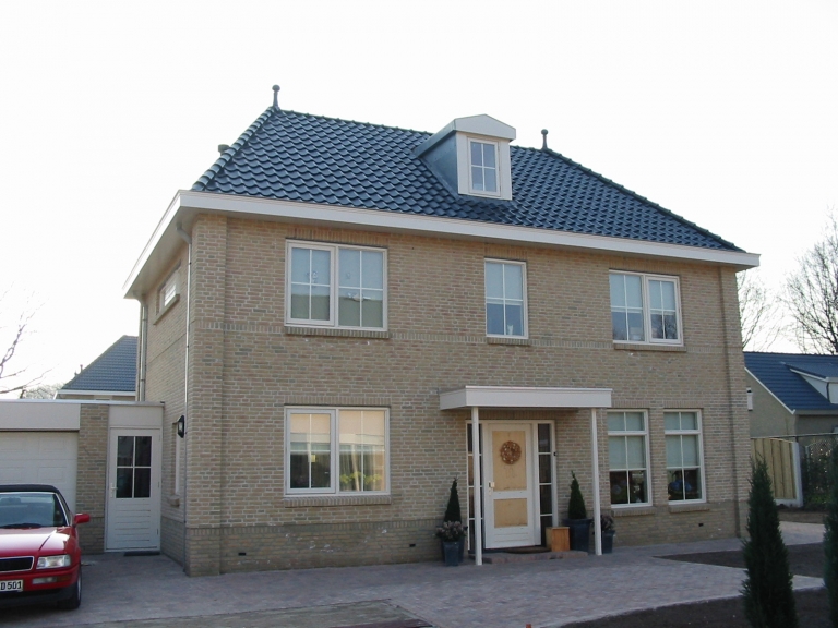 V079-005