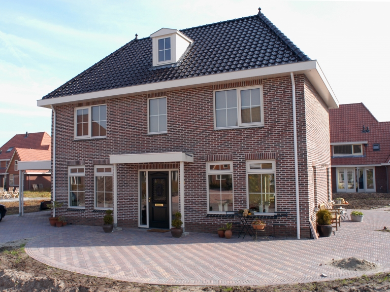 V079-009