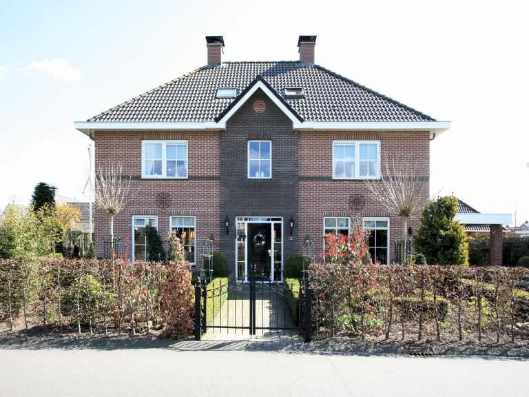 V079-029