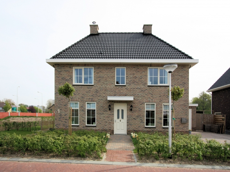 V079-147