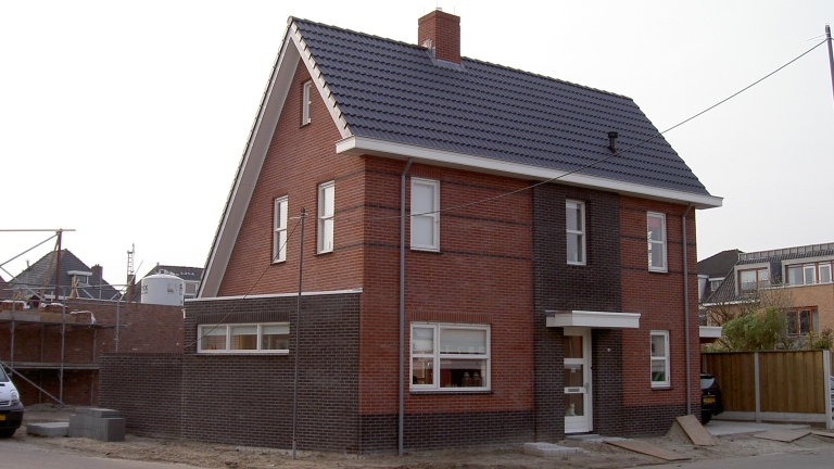 V080-002