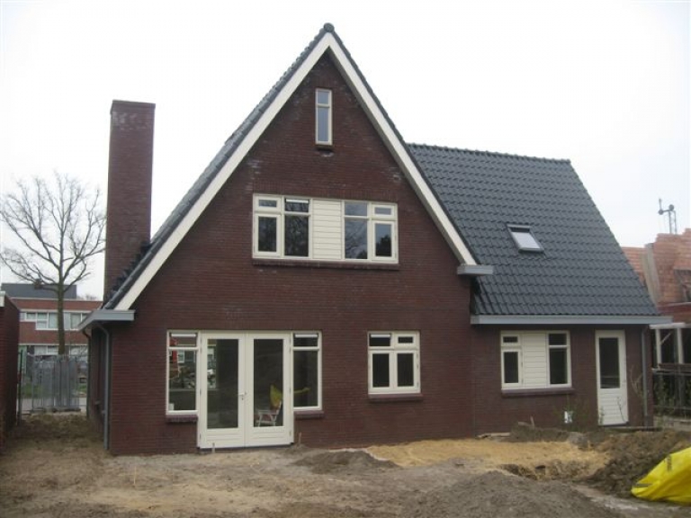 V080-021