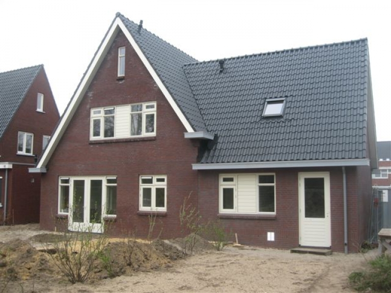V080-021