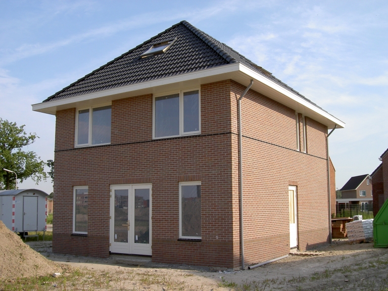 V081-006