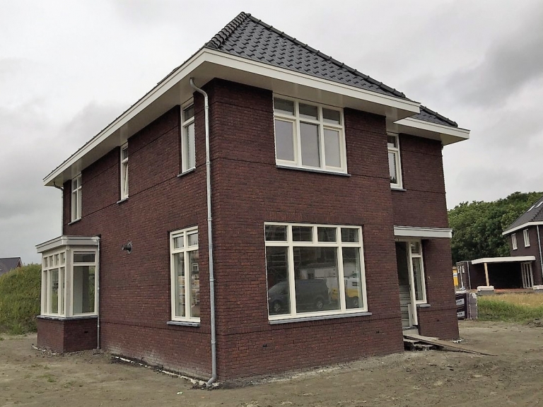 V081-069