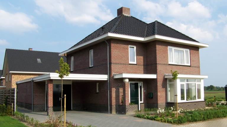 V081-039