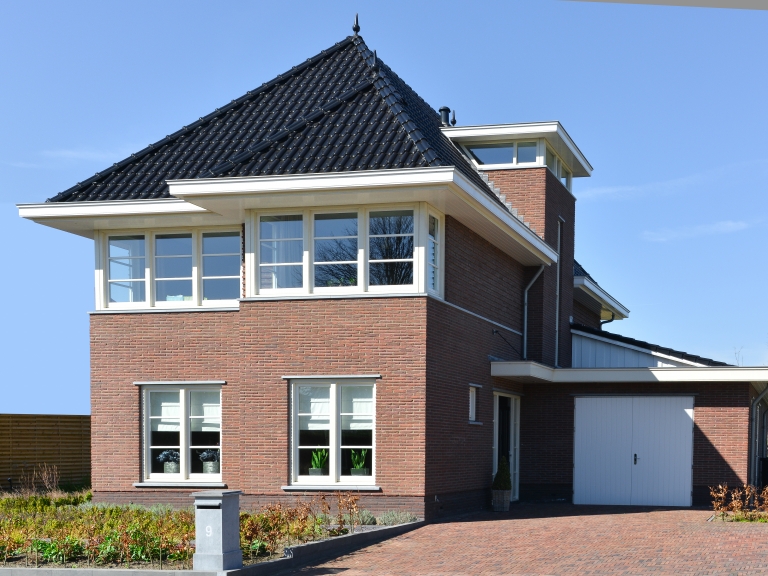 V03-009
