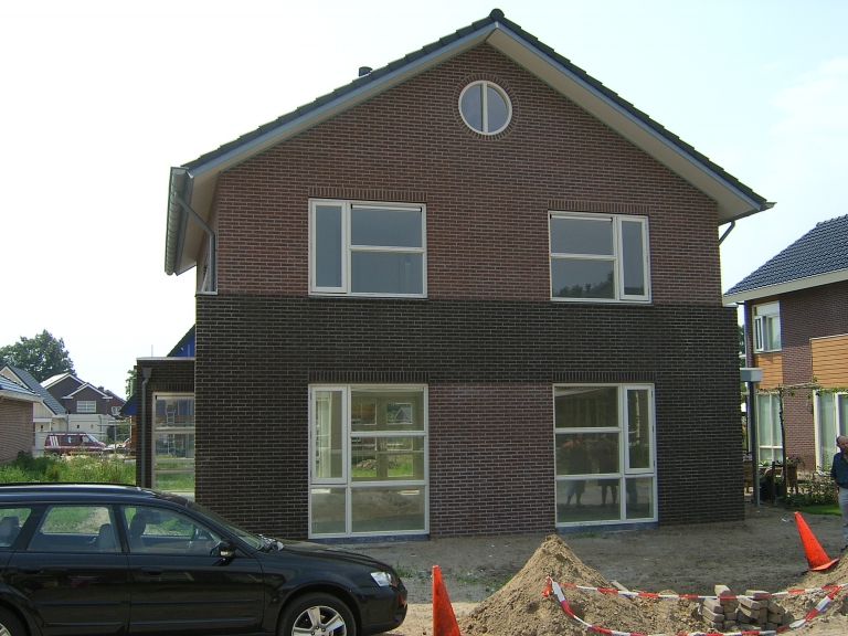 V09-074