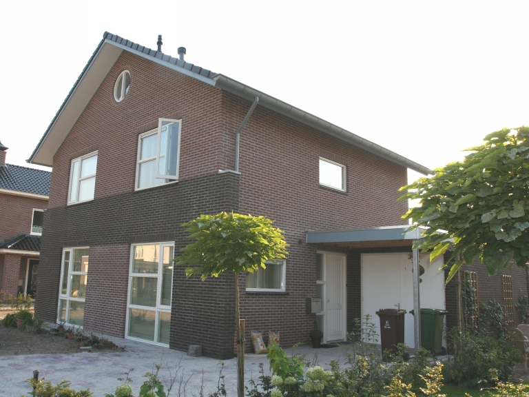 V09-074