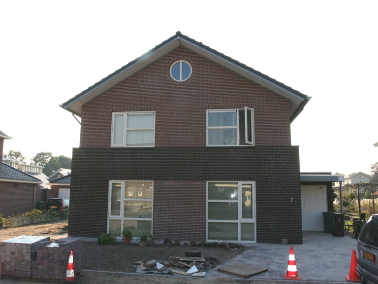 V09-074