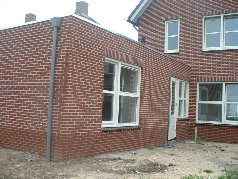 V09-075