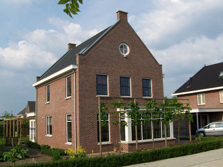V09-077