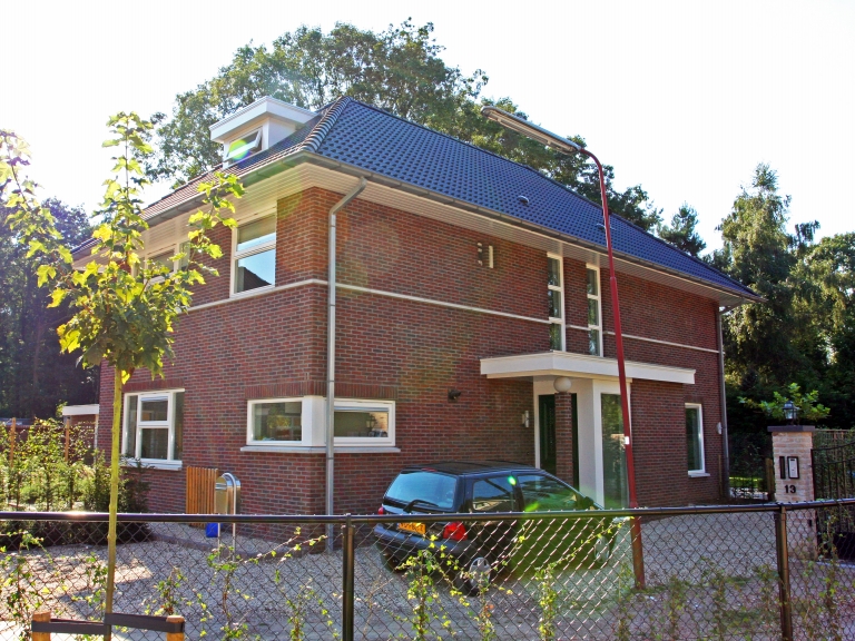 V014-093