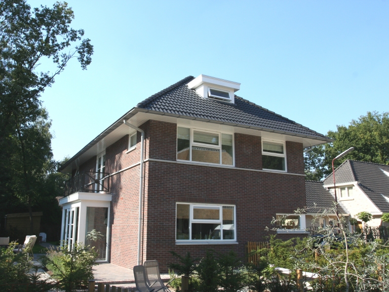 V014-093