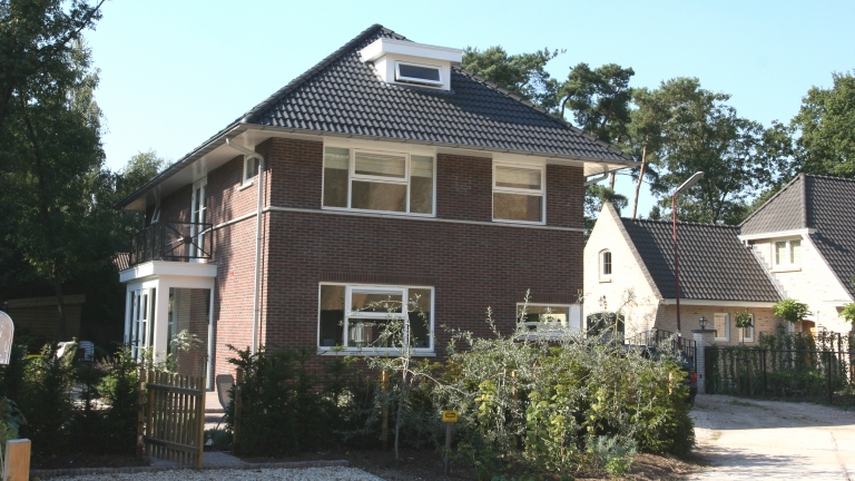 V014-093