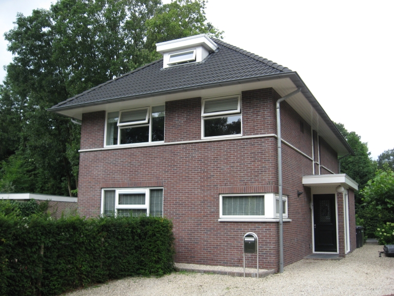 V014-093