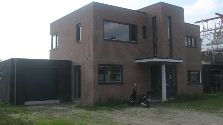 V022-003