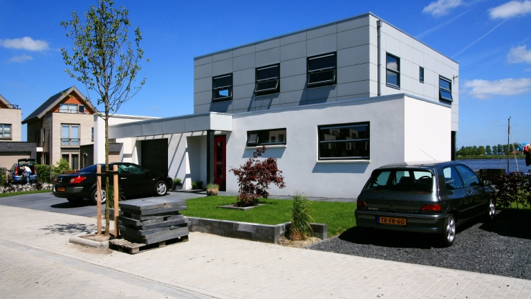 V022-004