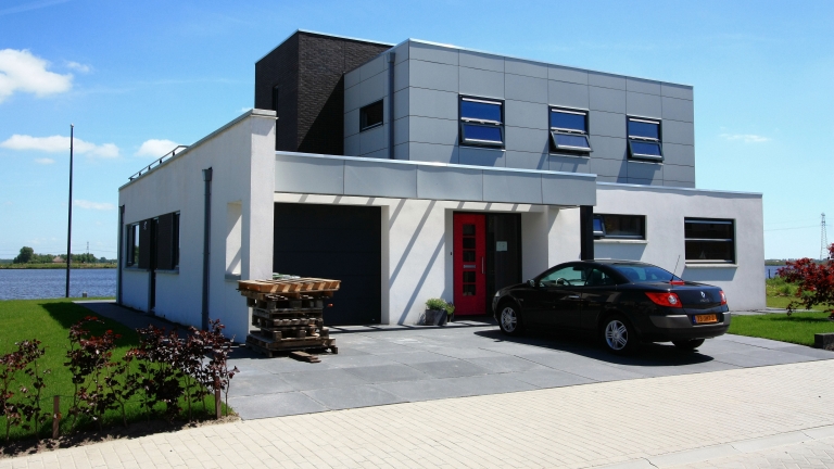 V022-004