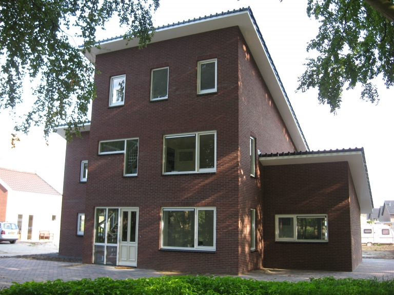 V050-020