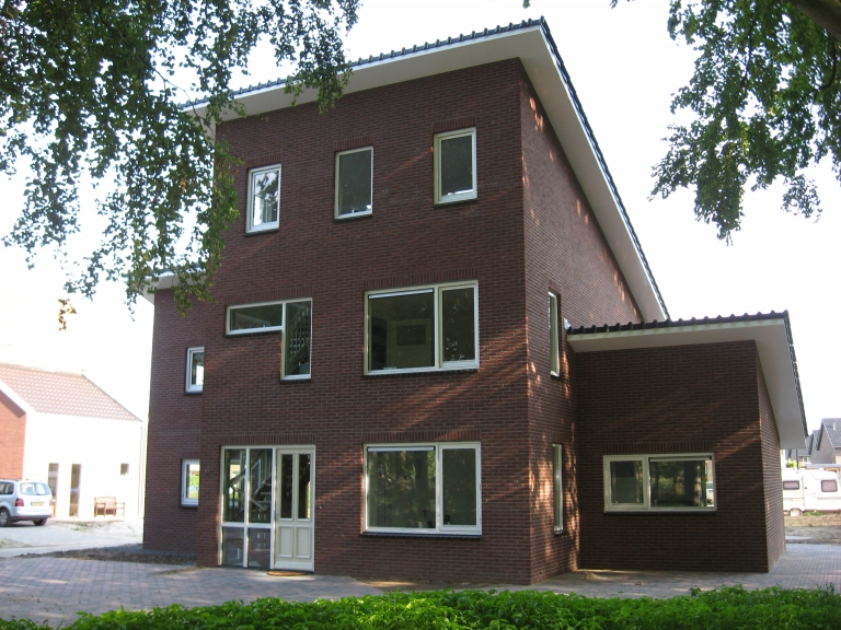 V050-020