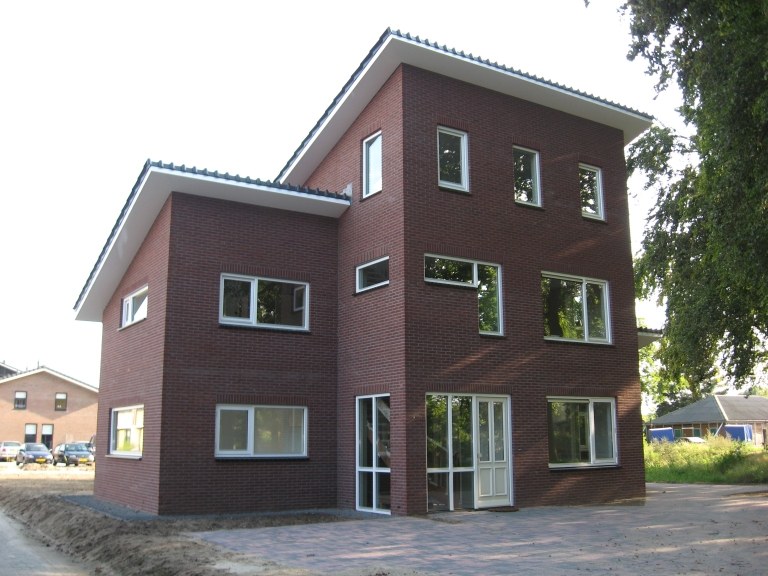 V050-020