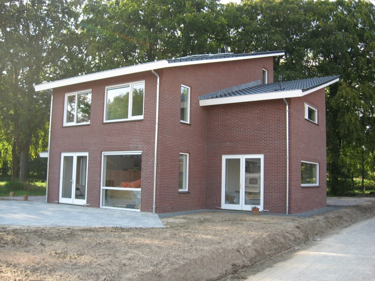 V050-020