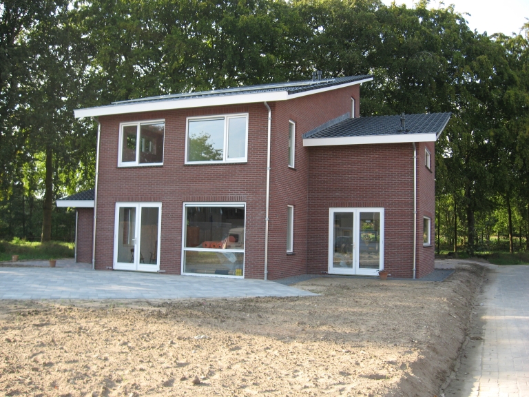 V050-020