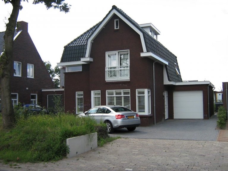 V064-016