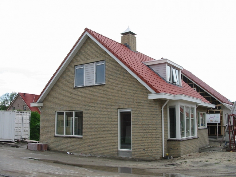 V077-056
