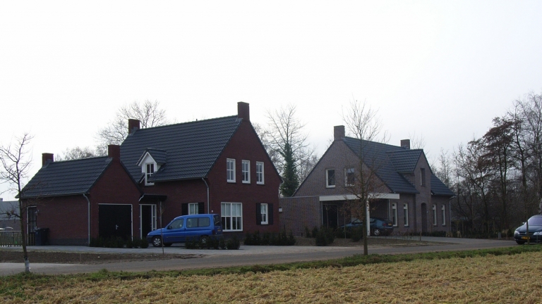 V077-059