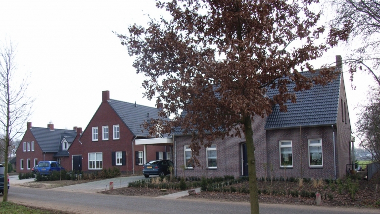 V077-059
