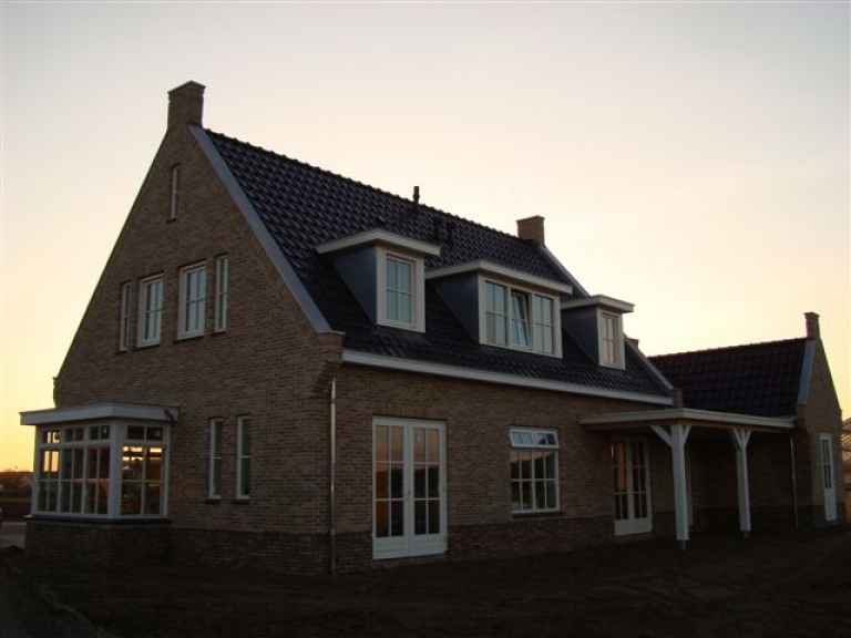 V077-061