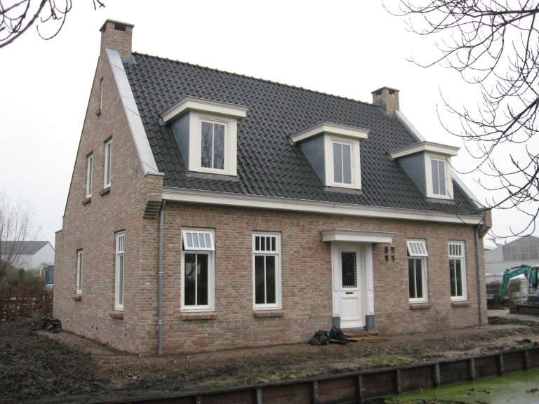 V077-062