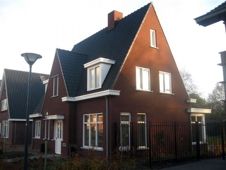 V077-066