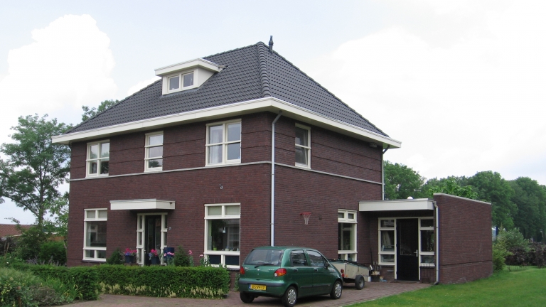V079-222