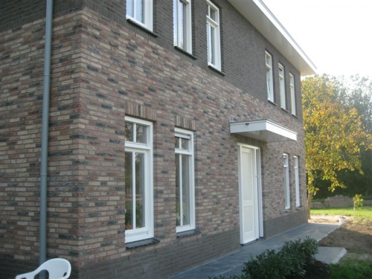 V079-224